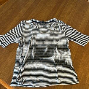 Striped ribbed elbow tee